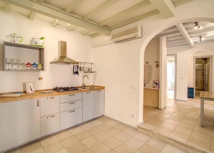 Appartement Three Bedroom Campo Dei Fiori *