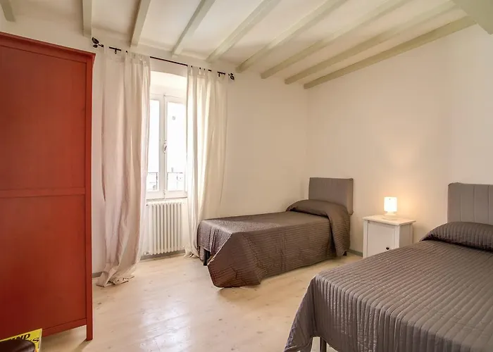 Appartement Three Bedroom Campo Dei Fiori