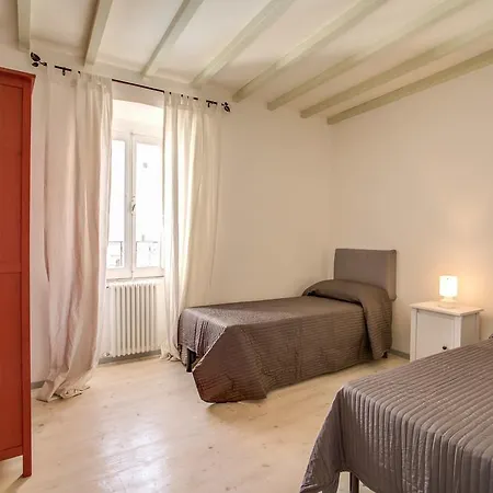 Daire Three Bedroom Campo Dei Fiori